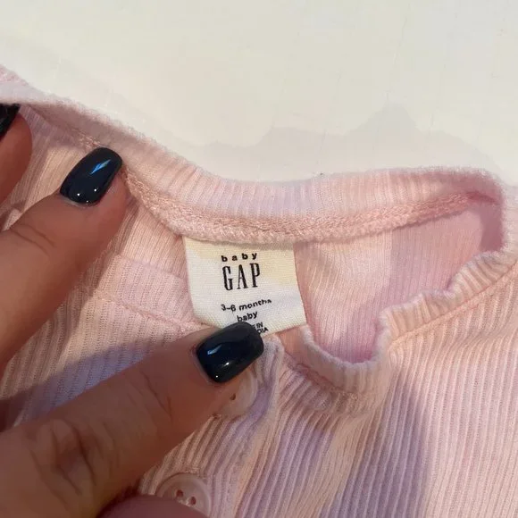 GAP Baby Henley Bodysuit in Light Pink Size 3-6 months - Picture 3 of 8